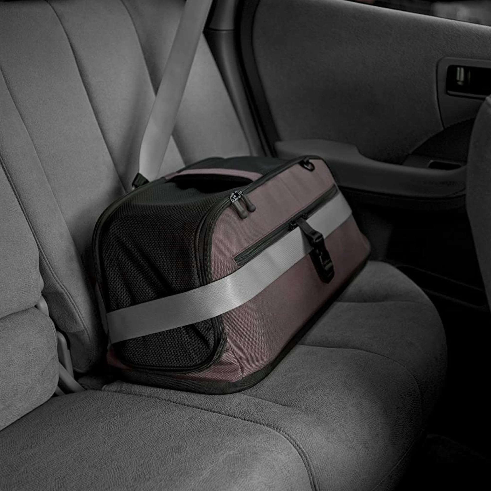 Sleepypod Air In-Cabin Pet Carrier for Cats and Small Dogs